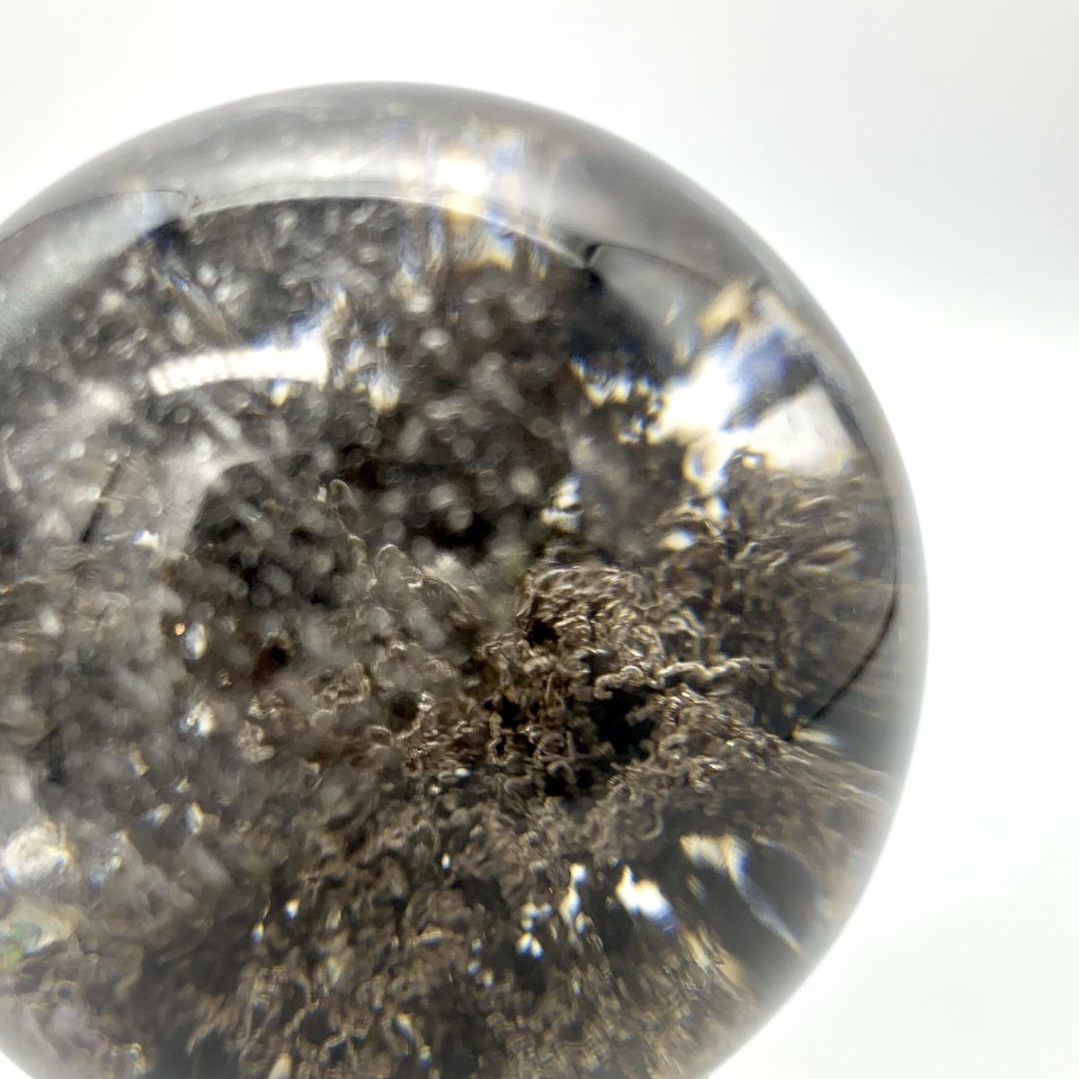 ガネーシュヒマール産クローライトインヒマラヤ水晶スフィア 丸 ガネーシュヒマール産クローライトインヒマラヤ水晶スフィア 丸