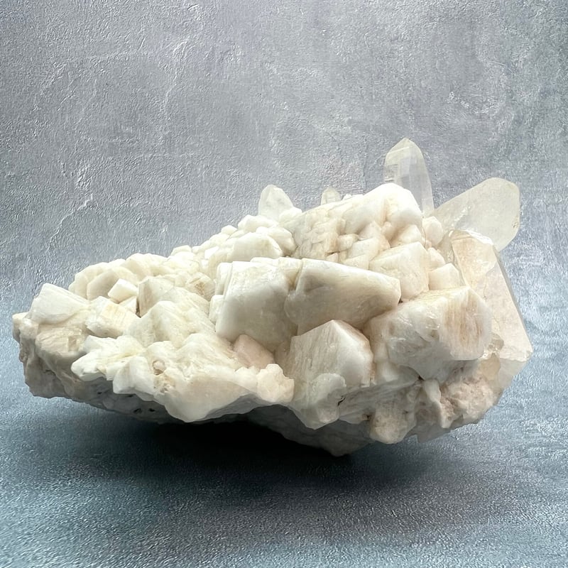 大特価】ガネッシュヒマール産長石&クローライトイン天然