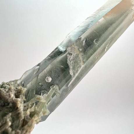 マダガスカル産クローライトインクォーツ/Madagascar Chlorite in Quartz