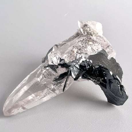 【ガネッシュヒマール産】ヘマタイトイン天然ヒマラヤ水晶/Ganesh Himal hematite in Himalayan Quartz