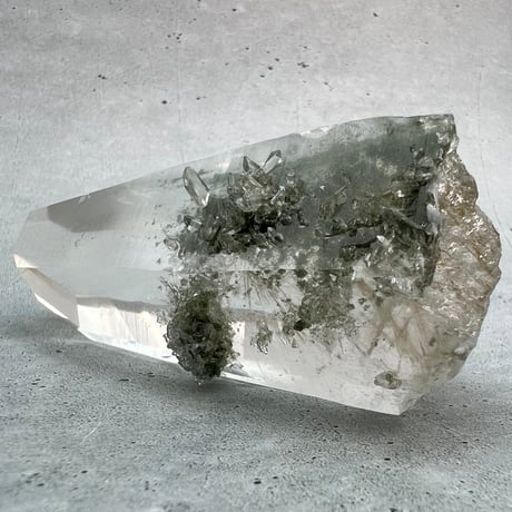【ガネッシュヒマール産】クローライト&アクチノライト イン天然ヒマラヤ水晶/Ganesh Himal Chlorite&Actinorite in Himalayan Quartz