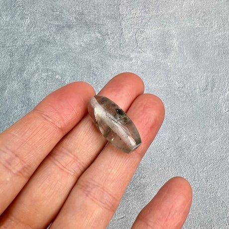 【ガネッシュヒマール産】アクチノライト&クローライトイン天然ヒマラヤ水晶 樽型ビーズ/Ganesh Himal Actinolite&Chlorite in barrel beads