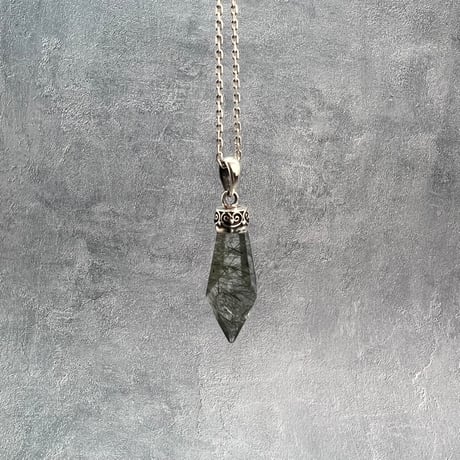 【ガネッシュヒマール産】アクチノライトイン天然ヒマラヤ水晶ペンダントトップ/Ganesh Himal Actinorite in Himalayan Quartz Pendant Top