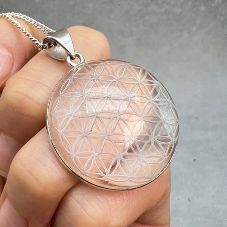 【ガネッシュヒマール産】天然ヒマラヤ水晶 "フラワーオブライフ"ペンダントトップ②-2/Ganesh Himal Himalayan Quartz "Flower of Life"