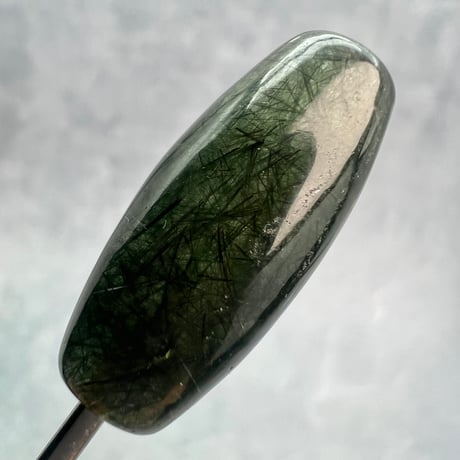 【ガネッシュヒマール産】アクチノライトイン天然ヒマラヤ水晶 樽型ビーズ/Ganesh Himal Actinolite in Himalayan Quartz barrel beads
