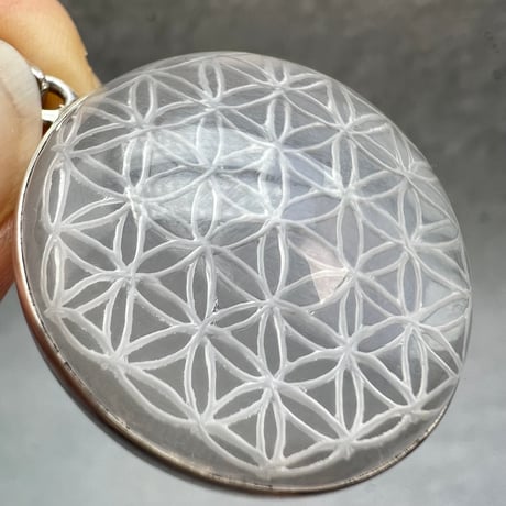 【ガネッシュヒマール産】天然ヒマラヤ水晶 "フラワーオブライフ"ペンダントトップ②-2/Ganesh Himal Himalayan Quartz "Flower of Life"