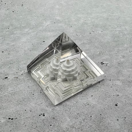 【ガネッシュヒマール産】天然ヒマラヤ水晶ピラミッド "シュリヤントラ"②/Ganesh Himal Himalayan Quartz Pyramid " Shri Yantra"