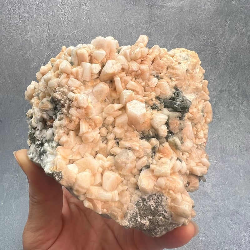 大特価】ガネッシュヒマール産長石&クローライトイン天然ヒマラヤ水晶