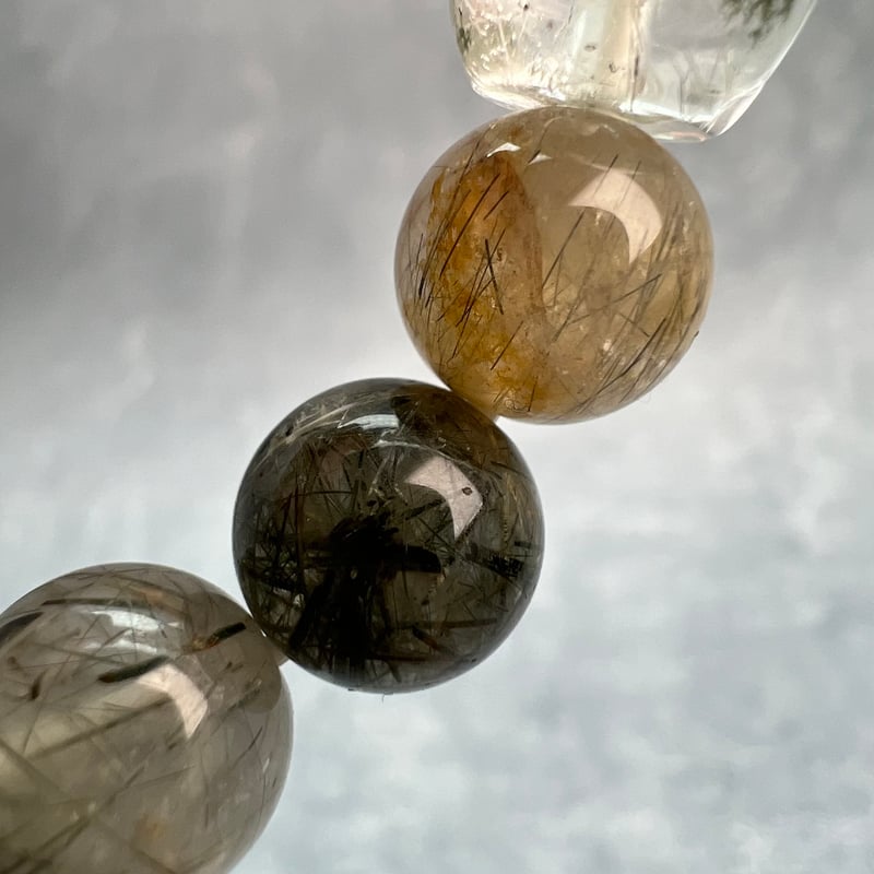 デザインブレスレット】ガネッシュヒマール産アクチノライト&クロー