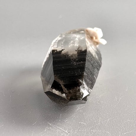 【ガネッシュヒマール産】クローライトイン天然ヒマラヤ水晶ミニポイント"YY"/Ganesh Himal Chlorite in Himalayan Quartz mini Point
