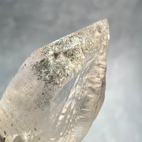 【カイラス産】天然ヒマラヤ水晶革紐付きペンダント/Kailash Himalayan Quartz Pendant