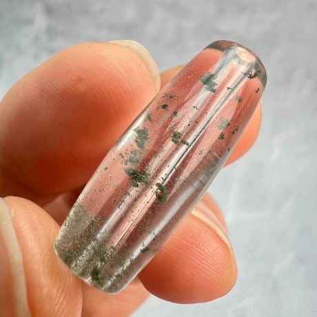 【ガネッシュヒマール産】クローライトイン天然ヒマラヤ水晶 樽型ビーズ⑬/Ganesh Himal Chlorite in Himalayan Quartz barrel beads