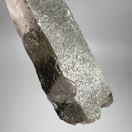 大特価【ガネッシュヒマール産】クローライトイン天然ヒマラヤ水晶/Ganesh Himal Chlorite in Himalayan Quartz