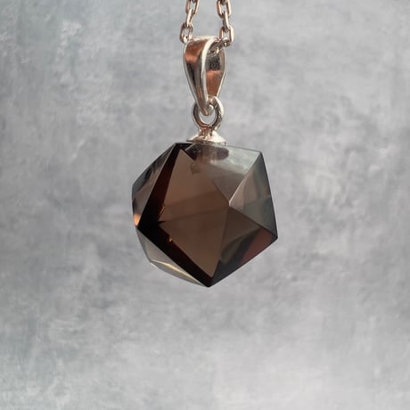 【ガウリシャンカール産】天然ヒマラヤ水晶"手磨き加工"イコサヘドロン"ペンダントトップ①/GauriShankar Himalayan Quartz "Icosahedron"Pendant Top