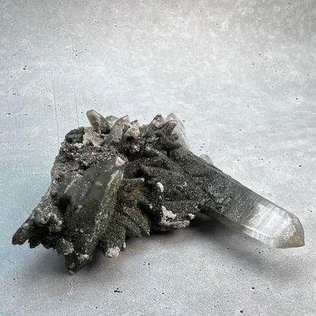【ガネッシュヒマール産】クローライトイン天然ヒマラヤ水晶クラスター/Ganesh Himal Chlorite in Himalayan Quartz Cluster