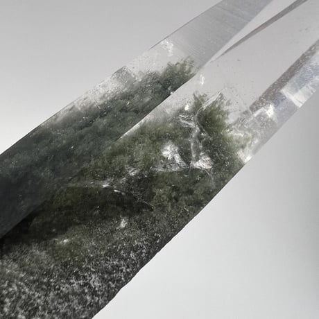 【ガネッシュヒマール産】クローライトイン天然ヒマラヤ水晶ナチュラルポイント⑦ Ganesh Himal Chlorite in Himalayan Quartz Natural Point