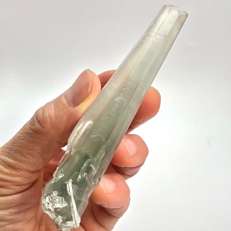 マダガスカル産クローライトインクォーツ/Madagascar Chlorite in Quartz
