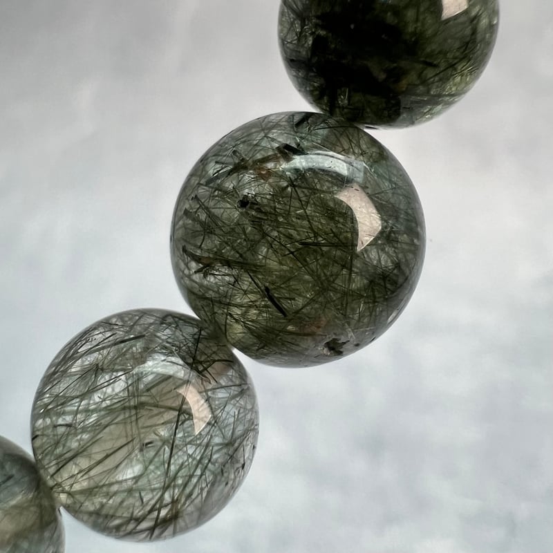 ハイクオリティ】ガネッシュヒマール産アクチノライト&クローライト