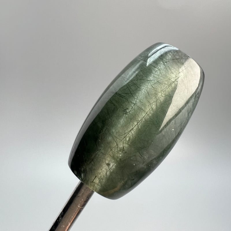 ガネッシュヒマール産】アクチノライト イン天然ヒマラヤ水晶 樽型