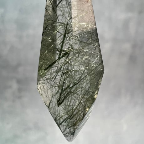 【ガネッシュヒマール産】アクチノライトイン天然ヒマラヤ水晶ペンダントトップ/Ganesh Himal Actinorite in Himalayan Quartz Pendant Top