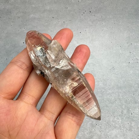 【ガネッシュヒマール産】ヘマタイト イン天然ヒマラヤ水晶/Ganesh Himal Hematite in Himalayan Quartz