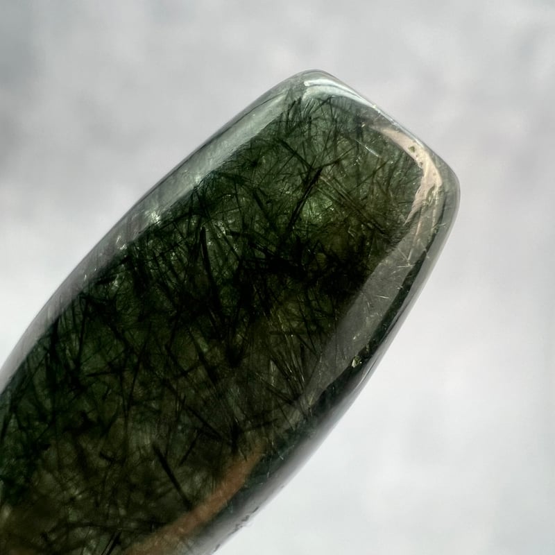 ガネッシュヒマール産】アクチノライトイン天然ヒマラヤ水晶 樽型