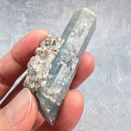 ネパール産【ヒマラヤアクアマリン】原石/Nepal Himalayan Aquamarine