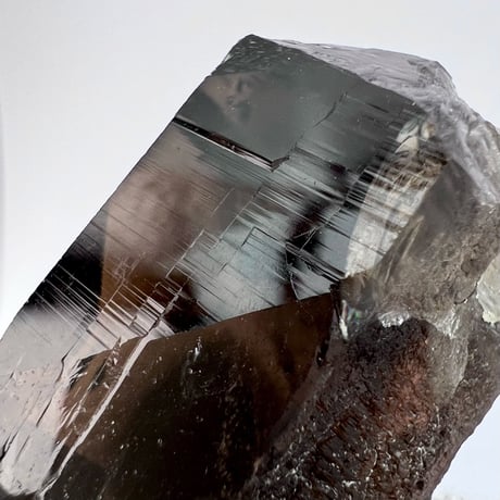 ガウリシャンカール産天然ヒマラヤスモーキークォーツポイント/GauriShankar Himalayan Smoky Quartz