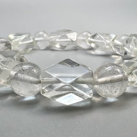 【カイラス産】"手磨き"天然ヒマラヤ水晶デザインブレスレット/Kailash Himalayan Quartz Design Bracelet
