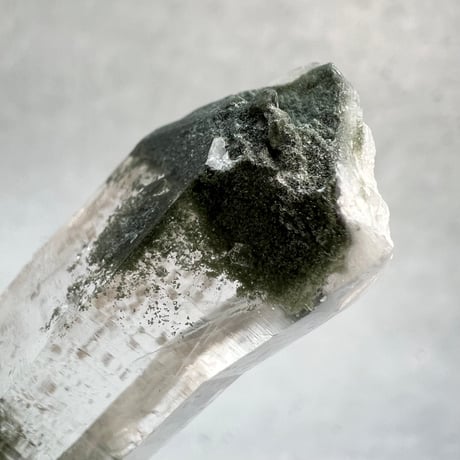 【ガネッシュヒマール産】クローライト&アクチノライトイン天然ヒマラヤ水晶/Ganesh Himal Chlorite&Actinorie in Himalayan Quartz
