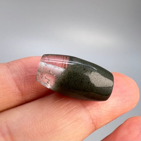 【ガネッシュヒマール産】クローライトイン天然ヒマラヤ水晶 樽型ビーズ/Ganesh Himal Chlorite in Himalayan Quartz barrel beads