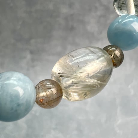 【デザインブレスレット】天然アクアマリン+ガネッシュヒマール産クローライトイン天然ヒマラヤ水晶/Aquamarine+Ganeshhimal Chlorite in H.Quartz Bracelet