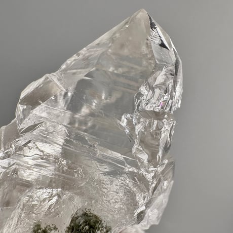 【ガネッシュヒマール産】クローライトイン天然ヒマラヤ水晶ミニポイント"RR" Ganesh Himal Chlorite in Himalayan Quartz Mini Point