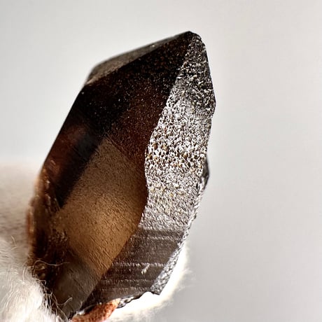 ガウリシャンカール産天然ヒマラヤスモーキークォーツ革紐ペンダント/GauriShankar Himalayan Smoky Quartz Pendant