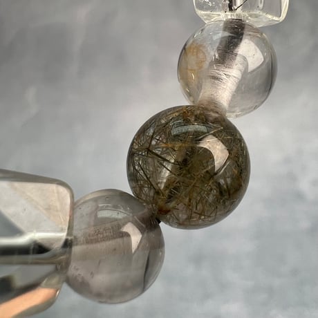 【デザインブレスレット】カイラス産×ガネッシュヒマール産ヒマラヤ水晶ビーズ/Kailash×Ganesh Himal Actinolite in Himalayan Quartz