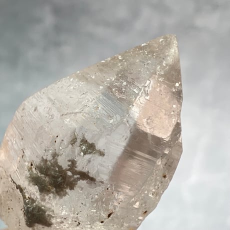 【カイラス産】天然ヒマラヤ水晶革紐付きペンダント/Kailash Himalayan Quartz Pendant