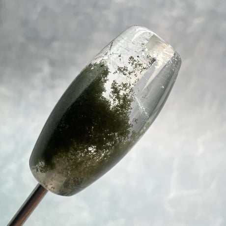 【ガネッシュヒマール産】クローライトイン天然ヒマラヤ水晶 樽型ビーズ⑯/Ganesh Himal Chlorite in Himalayan Quartz barrel beads