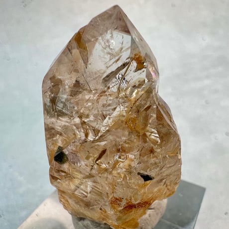 【ガネッシュヒマール産】バイオタイトイン天然ヒマラヤ水晶/Ganesh Himal Biotite in Himalayan Quartz