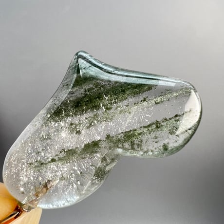 【ガネッシュヒマール産】クローライトインヒマラヤ水晶"ハート型ペンダントトップ"/Ganesh Himal Chlorite in "Heat Pendant Top"