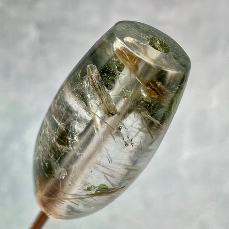 【ガネッシュヒマール産】アクチノライト&クローライトイン天然ヒマラヤ水晶 樽型ビーズ/Ganesh Himal Actinolite&Chlorite in Barrel Beads