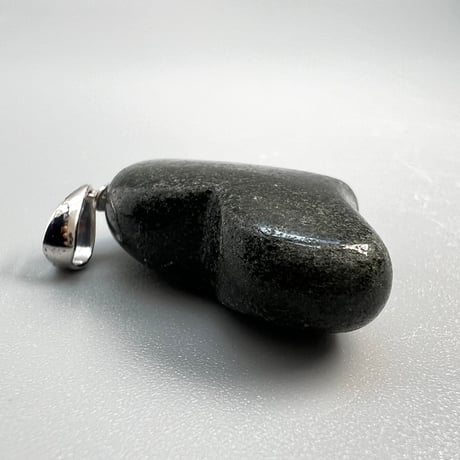 【ガネッシュヒマール産】クローライトイン天然ヒマラヤ水晶"ハート型ペンダントトップ"/Ganesh Himal Chlorite in "Heat Pendant Top"