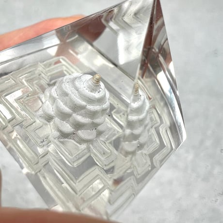 【ガネッシュヒマール産】天然ヒマラヤ水晶ピラミッド "シュリヤントラ"②/Ganesh Himal Himalayan Quartz Pyramid " Shri Yantra"