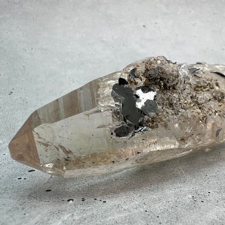 【ガネッシュヒマール産】ヘマタイト イン天然ヒマラヤ水晶/Ganesh Himal Hematite in Himalayan Quartz