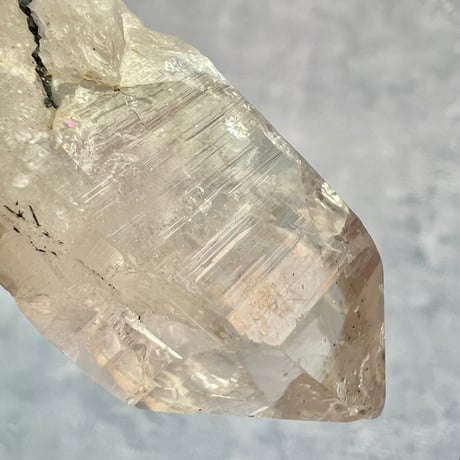 【カイラス産】天然ヒマラヤ水晶革紐付きペンダント/Kailash Himalayan Quartz Pendant