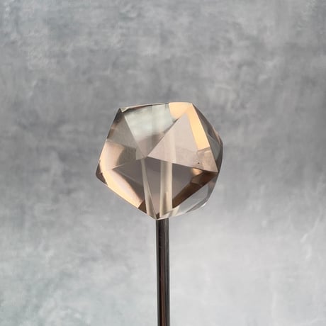 【ガウリシャンカール産】天然ヒマラヤスモーキークォーツ"手磨き加工"イコサヘドロン"ビーズ/GauriShankar Smoky Quartz "Icosahedron"Beads
