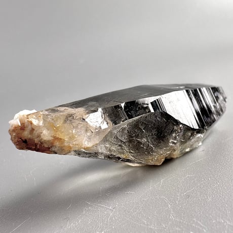 【ガネッシュヒマール産】クローライトイン天然ヒマラヤ水晶ミニポイント"YY"/Ganesh Himal Chlorite in Himalayan Quartz mini Point