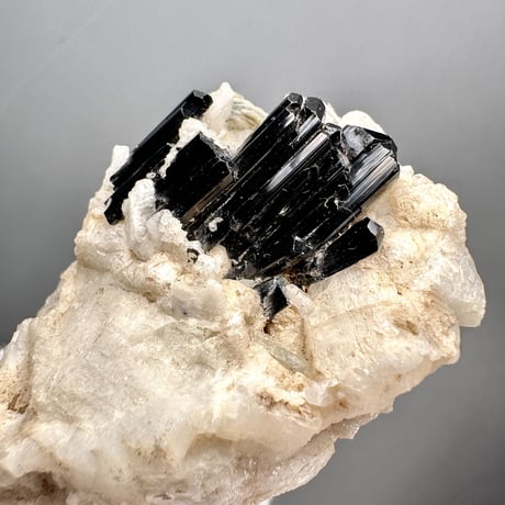 ネパールジャジャルコット産 ヒマラヤ天然ブラックトルマリン原石⑤/Nepal Jajarkot Himalayan Natural Black Tourmaline