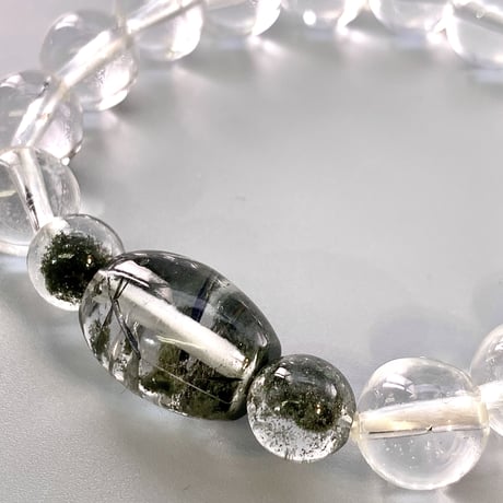 【ガネッシュヒマール産】"手磨き加工"クローライト&アクチノライトインヒマラヤ水晶ブレスレット/Ganesh Chlorite&Actinolite Himalayan Quartz