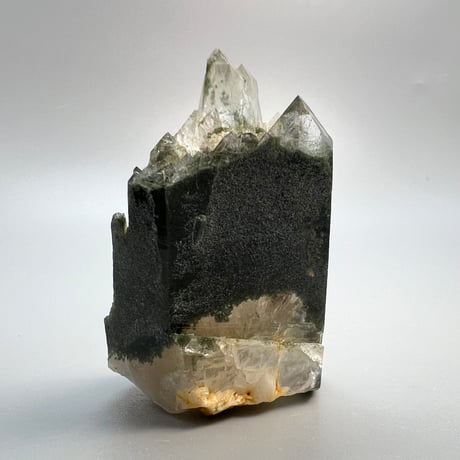 【ガネッシュヒマール産】クローライト イン ヒマラヤ水晶/GaneshHimal Chlorite&Albite in Himalayan Quartz