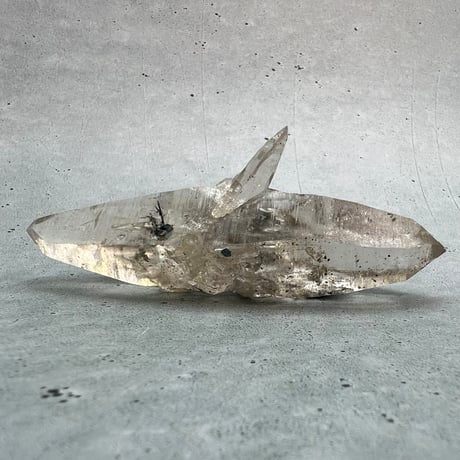 【ガネッシュヒマール産】ヘマタイト イン天然ヒマラヤ水晶/Ganesh Himal Hematite in Himalayan Quartz